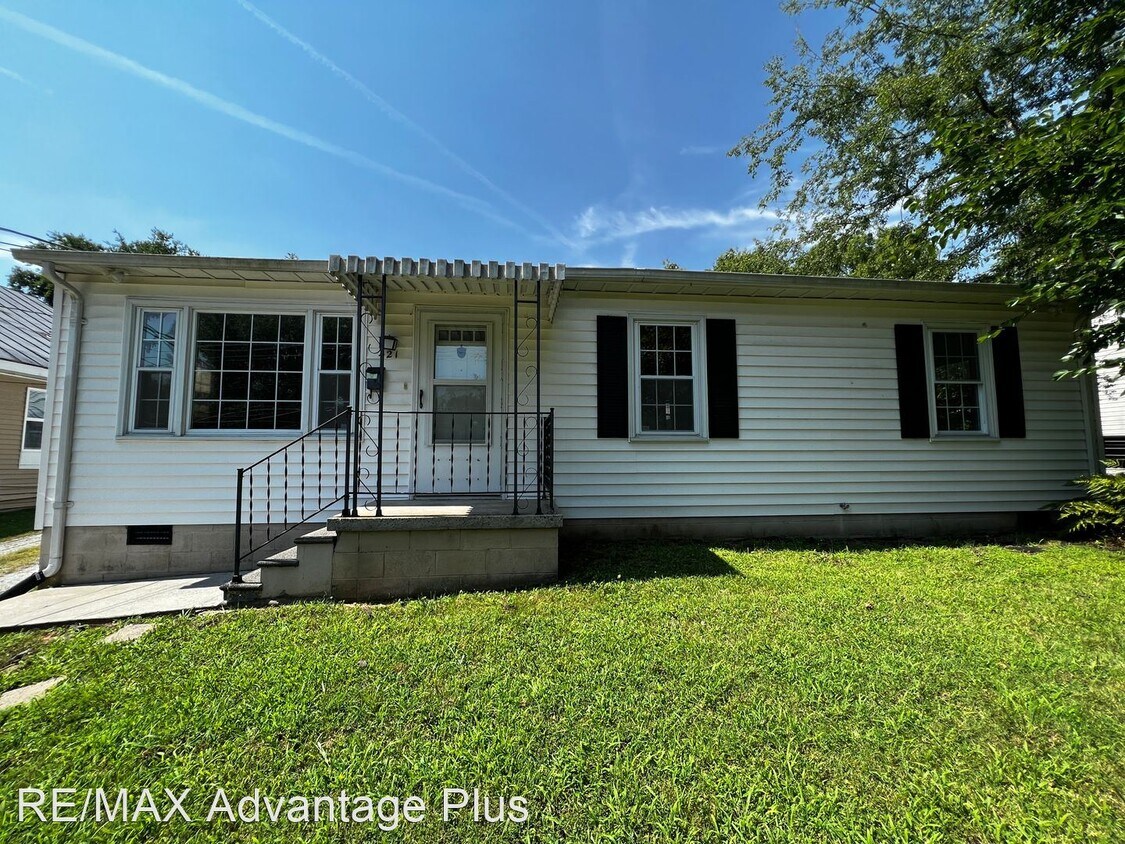 Primary Photo - 3 br, 2 bath House - 421 E. 2nd Street