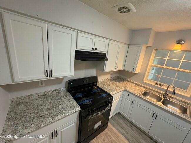 Foto del edificio - 20822 SW Marine Blvd