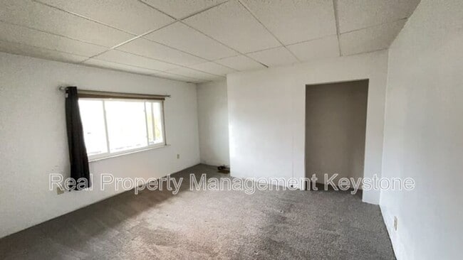 Building Photo - 242 E 17th Ave