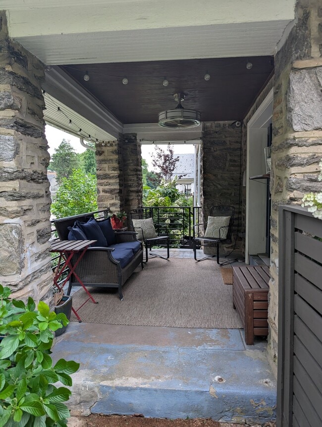 Photo - 7044 Lincoln Dr House