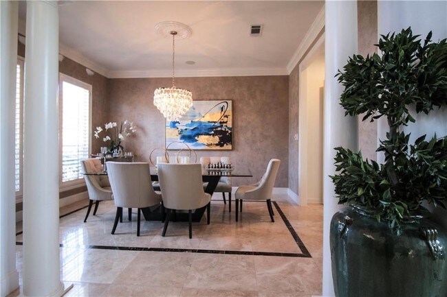 Foto del edificio - 2300 Dobbins Ln