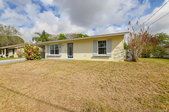Building Photo - 1365 SW Gastador Ave