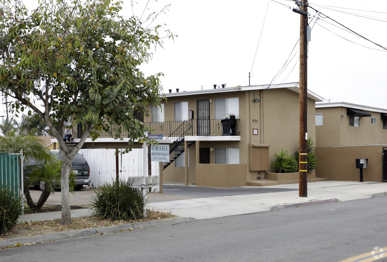 Primary Photo - Casablanca Apartments