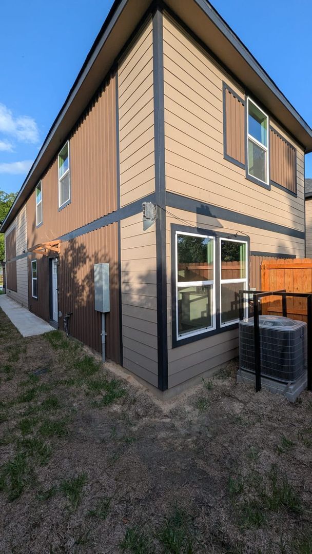 Foto del edificio - ?Your Houston Gem: 3 Beds, 2.5 Baths, Carp...