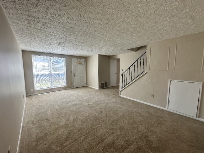 Building Photo - 2512 Nassau Dr