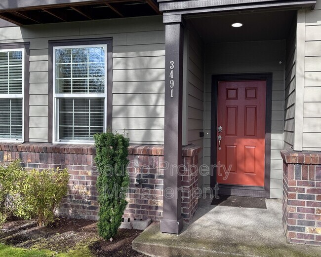 Building Photo - 3491 SE Pepperwood Way