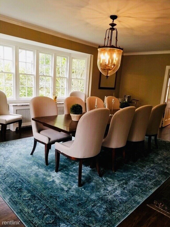Foto del edificio - 7 br, 3.5 bath House - 43 Warrenton Rd