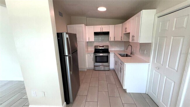 Building Photo - 1425 Hester Dr