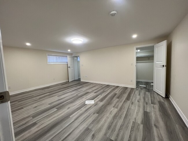 Photo du bâtiment - Beautiful 3 Bedrooms & 2 Bath for rent - L...