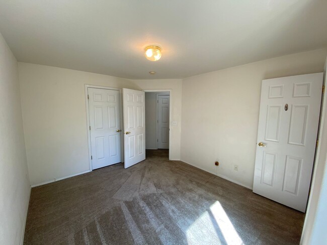 Building Photo - 2 Bedroom, 2 Bath CONDO close to Fort Carson