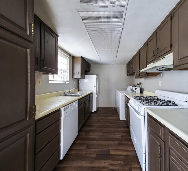 Foto del edificio - 4640 Koval Ln