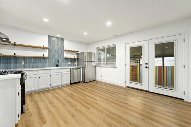 Building Photo - 4808 Wind River Rd