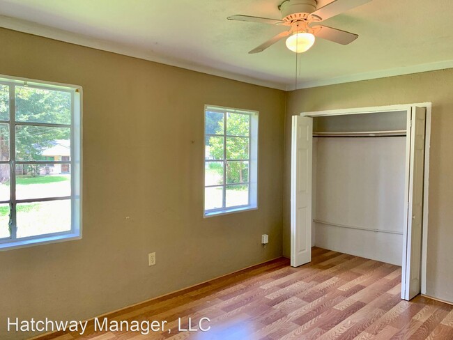 Building Photo - 2 br, 1 bath House - 723 Robinhood Rd