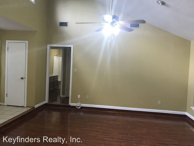 Building Photo - 3 br, 2 bath House - 14128 Pinehurst Ave.