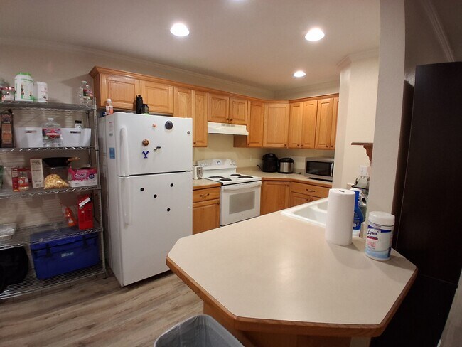 Building Photo - 1547 N 550 W