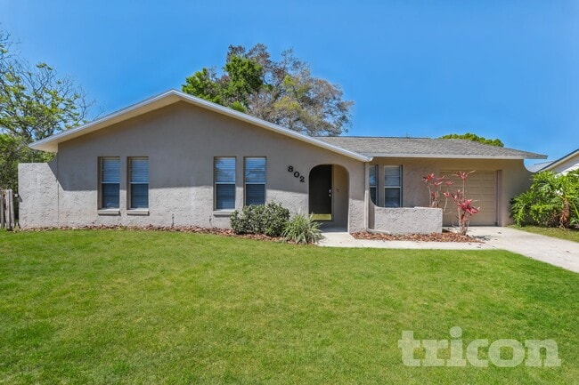 Building Photo - 802 Gullberry Ln