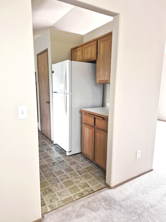 Building Photo - Spacious 3BD/2.5BA in Puyallup | 2-Car Garage + Private Fenced Yard