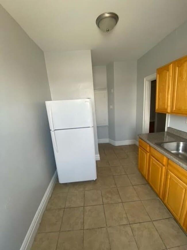 Interior Photo - 3656-The Hampshire House, LLC