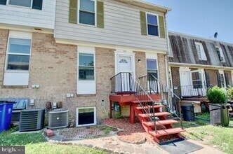 Building Photo - 565 W Diamond Ave