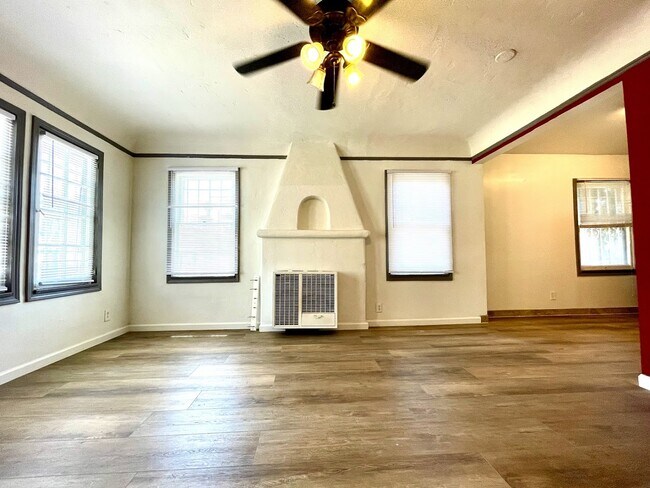 Foto del edificio - 1339-1345 S. Sycamore Avenue