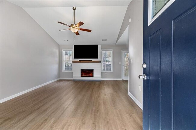 Building Photo - 5720 Crow Dr