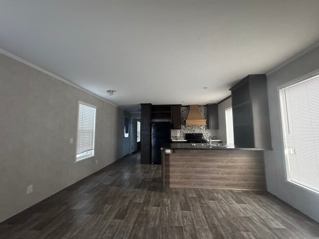 Foto del edificio - 4477 Goldenrod Dr