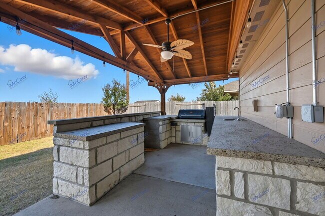 Foto del edificio - 328 Meadow View Ln