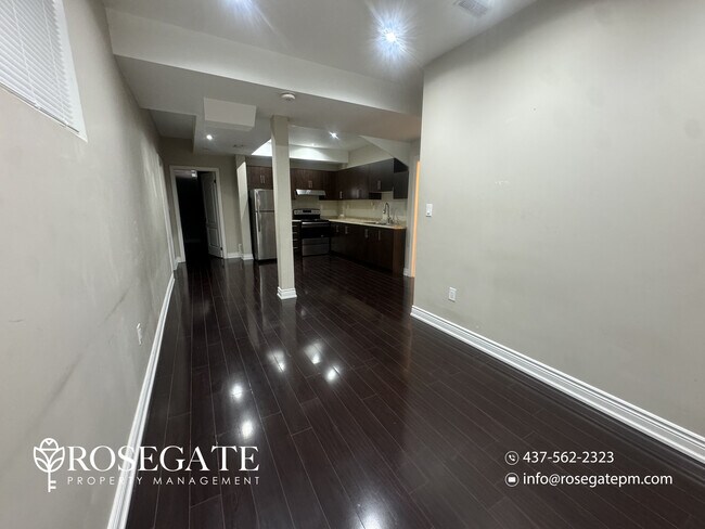Photo du bâtiment - Pet-Friendly 1 Bedroom + Den Corner Condo with Parking & Locker – North York