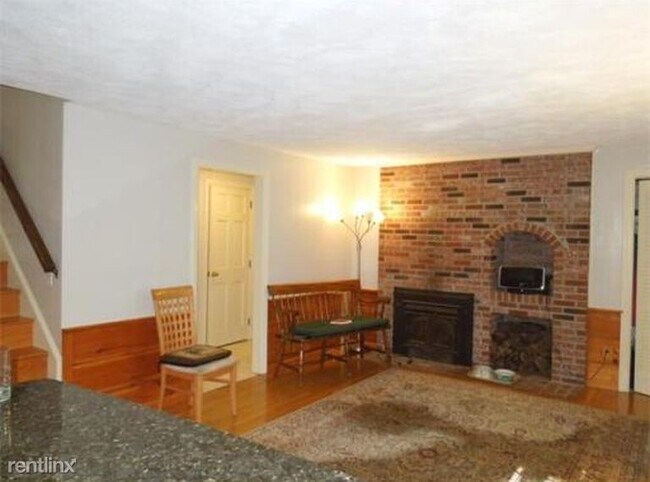 Building Photo - 4 br, 2.5 bath House - 287 Groton Rd