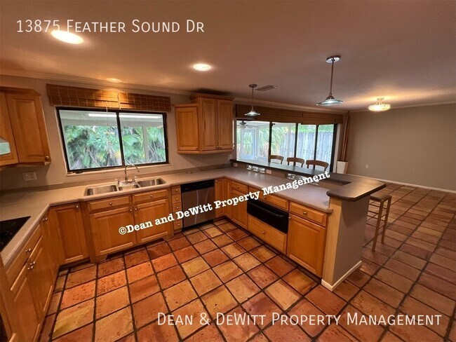 Foto del edificio - Beautiful 4 BR 3 Bath 2 Car Garage Home in...
