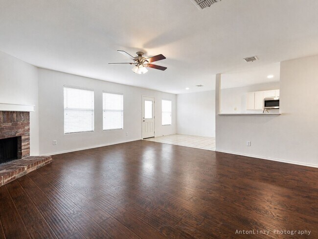 Foto del edificio - 2374 Somerset Dr