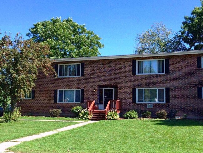 Building Photo - 124 Cherry Ave