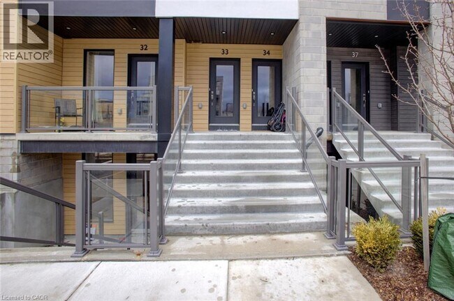 Building Photo - 261 Woodbine Ave