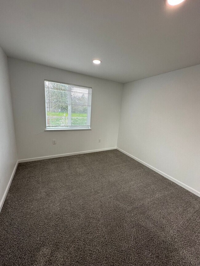 Foto del edificio - 1527 Santiam Hwy SE