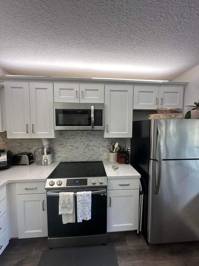 Building Photo - 3630 Whitehall Dr