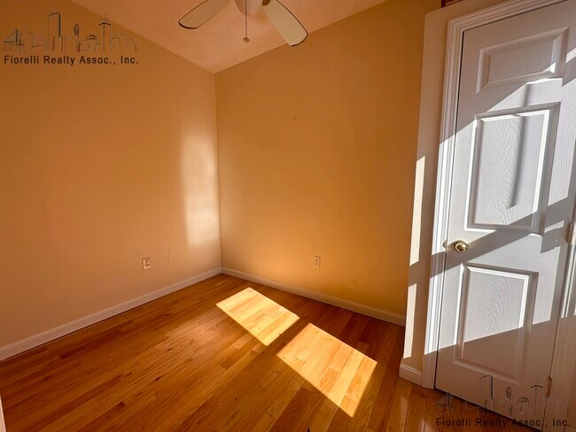 Building Photo - 40 N Bennet St