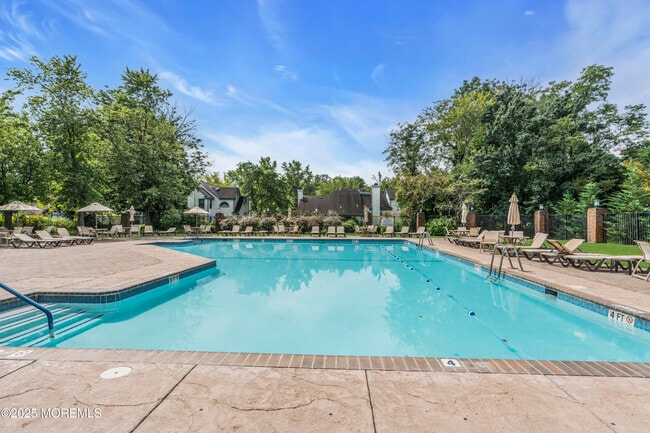 Foto del edificio - 45 Rawson Cir