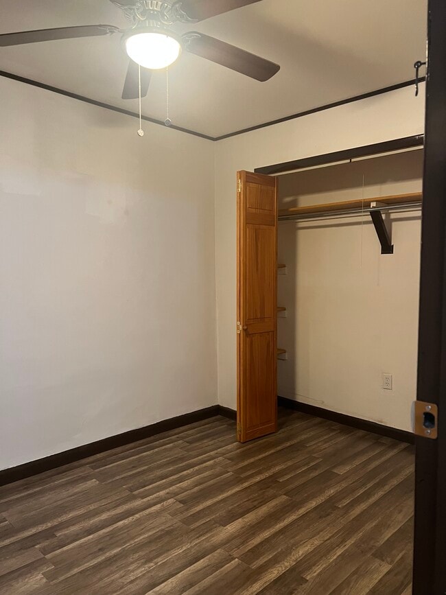 Building Photo - 2439 S Iseminger St