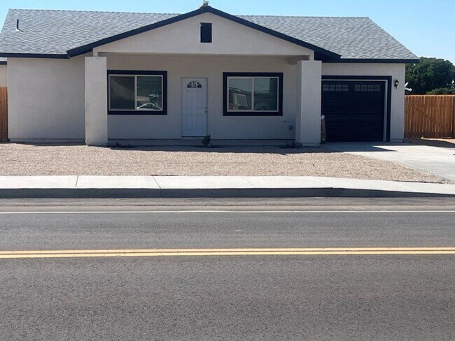 Foto del edificio - Brand New Beautiful 3 Bedroom Home for Rent in Adelanto