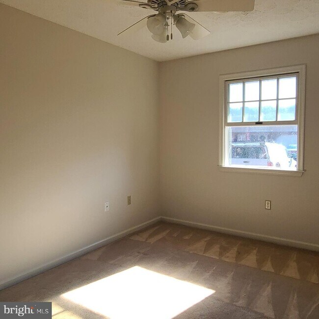 355 Stonegate Ct, Chambersburg, PA 17201 Townhome Rentals in