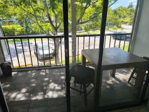 Building Photo - 3105 W Oakland Park Blvd