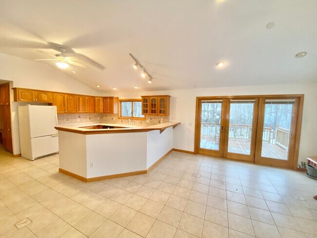 Building Photo - 2 Bedroom 2 Bathroom House Williston VT Av...