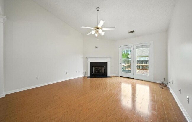 Building Photo - Charming 2BR House in Columbia