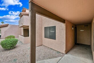 Building Photo - 1075 E Chandler Blvd