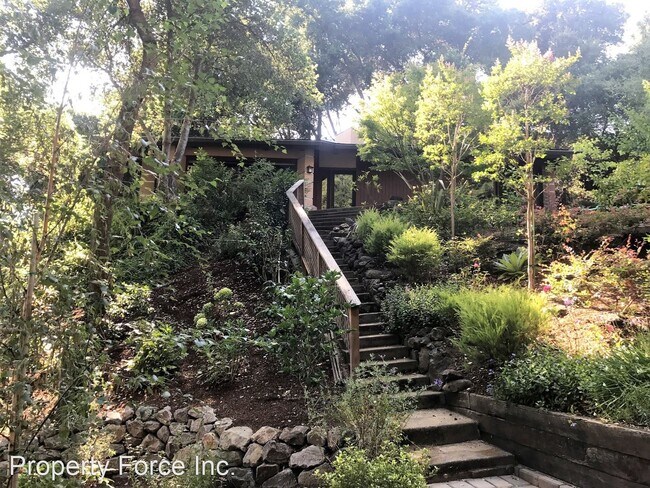 Building Photo - 650 Glencrag Way