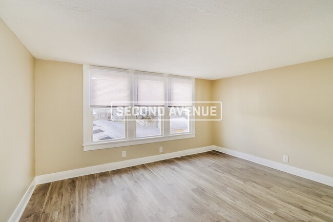 Building Photo - 610 S 40th ST