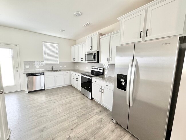 Building Photo - 3BD/2.5BTH townhome located in the Villages at Mallard Creek