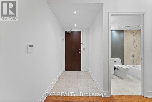 Building Photo - 10 Delisle Ave