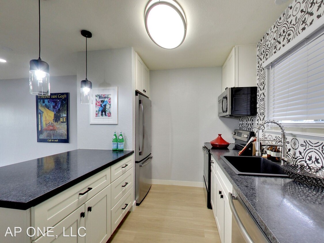 Foto principal - 281 MacArthur Blvd