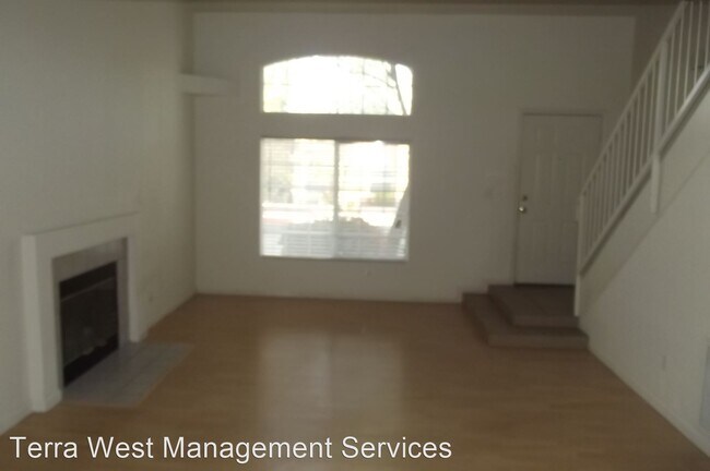Foto del edificio - 8461 Majestic View Ave